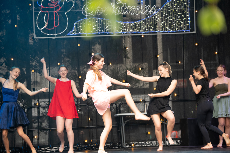 galleries//wellyxmas2018/gallery26/mid/mid_xmas2018-1029.jpg