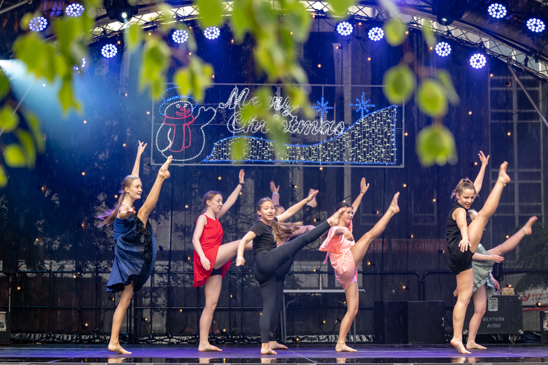 galleries//wellyxmas2018/gallery26/mid/mid_xmas2018-1080.jpg