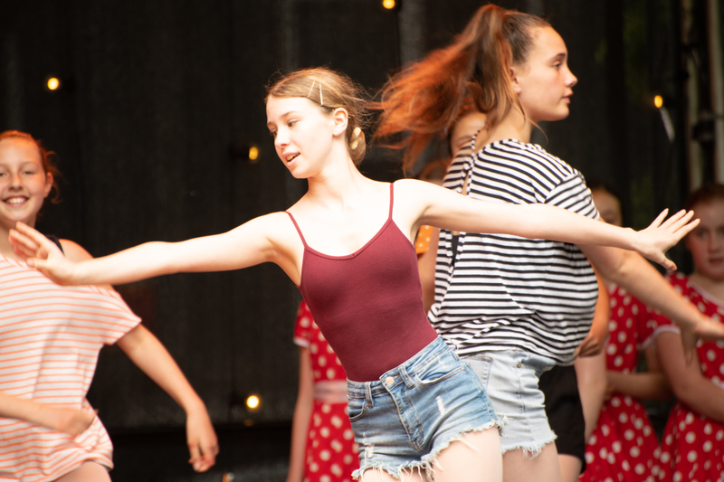 galleries//wellyxmas2018/gallery31/mid/mid_xmas2018-1054.jpg