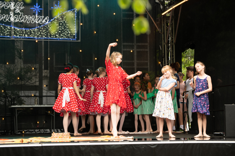 galleries//wellyxmas2018/gallery32/mid/mid_xmas2018-1090.jpg