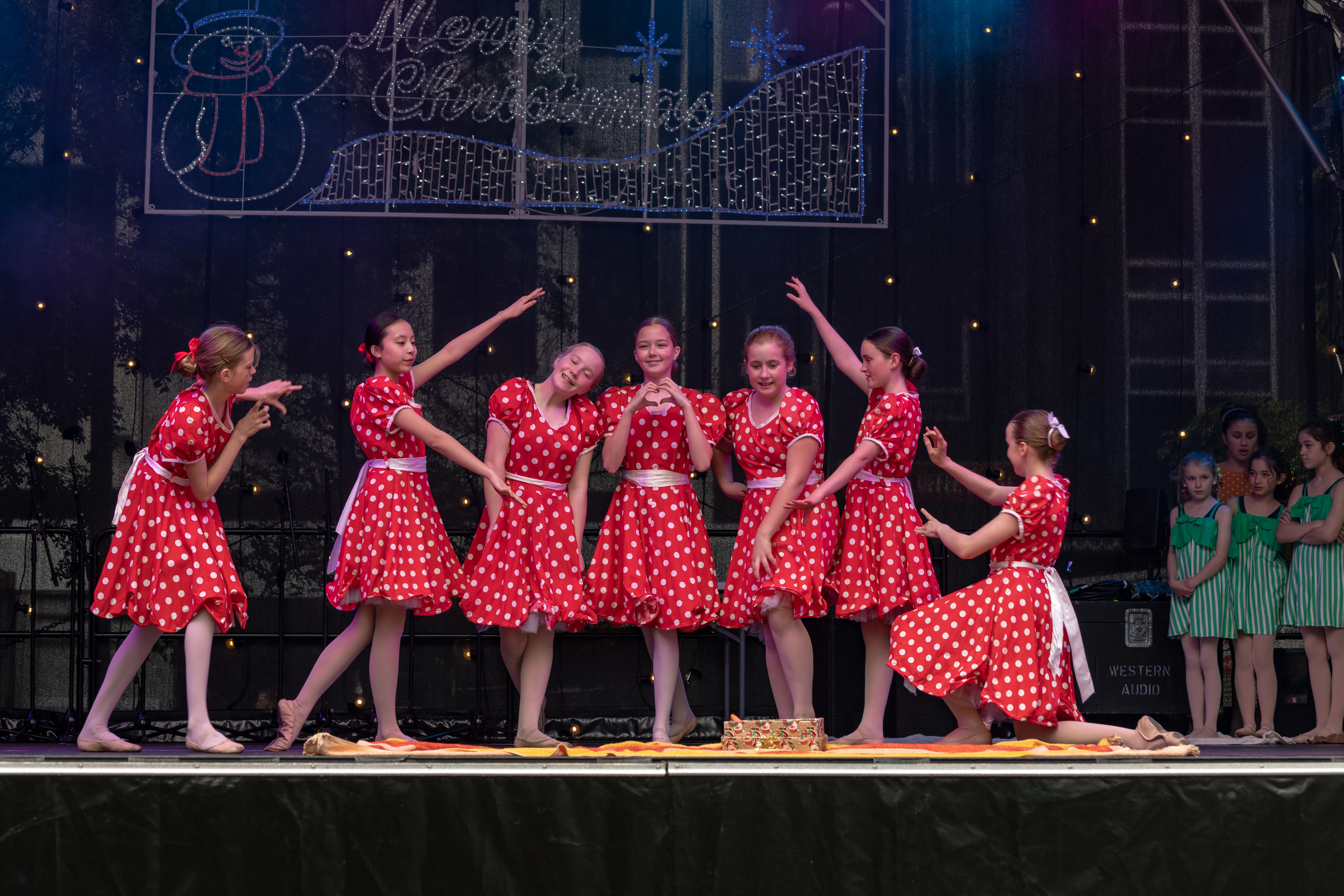galleries//wellyxmas2018/gallery32/xmas2018-1080.jpg