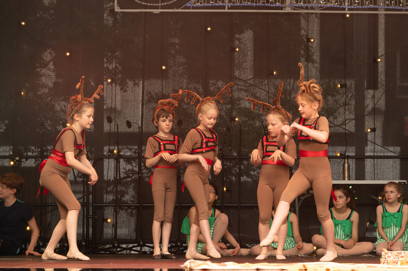 galleries//wellyxmas2018/gallery36/mid/mid_xmas2018-1029.jpg