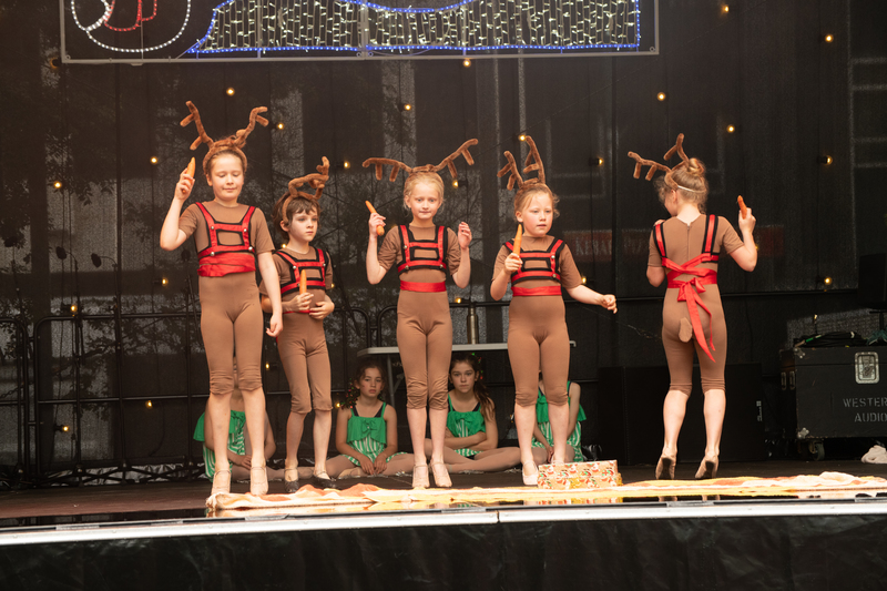 galleries//wellyxmas2018/gallery36/mid/mid_xmas2018-1054.jpg
