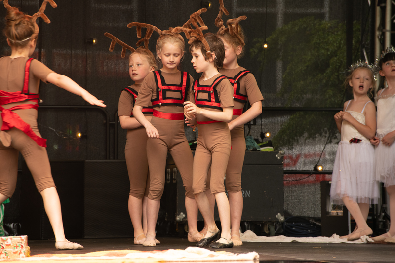 galleries//wellyxmas2018/gallery36/mid/mid_xmas2018-1066.jpg