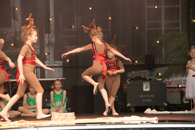 galleries//wellyxmas2018/gallery36/mid/mid_xmas2018-1070.jpg
