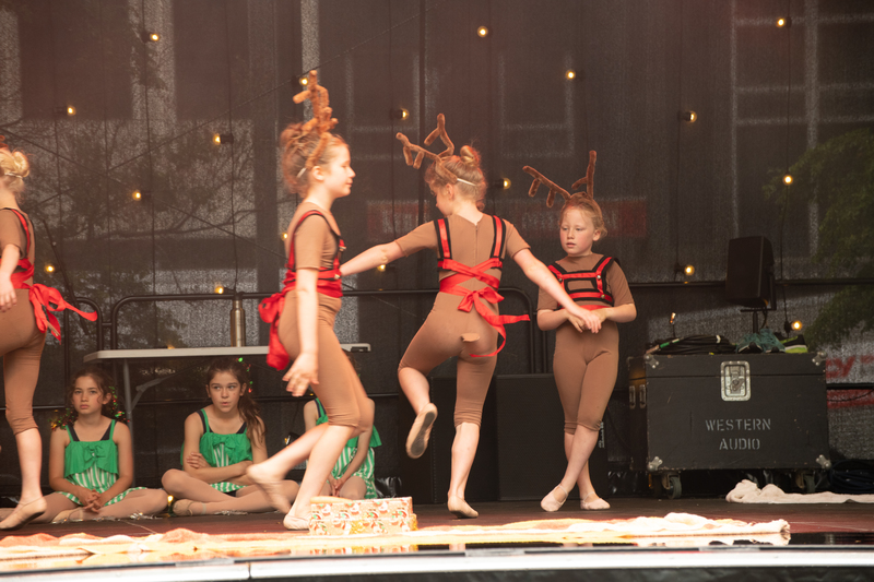 galleries//wellyxmas2018/gallery36/mid/mid_xmas2018-1071.jpg