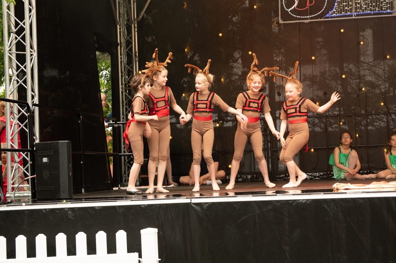 galleries//wellyxmas2018/gallery36/mid/mid_xmas2018-1083.jpg