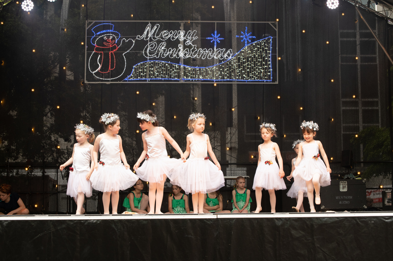 galleries//wellyxmas2018/gallery37/mid/mid_xmas2018-1005.jpg