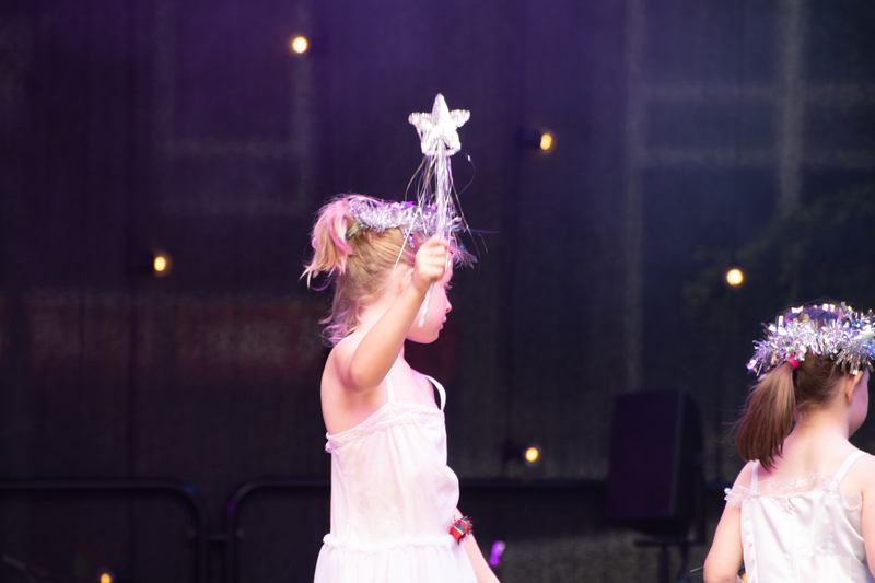 galleries//wellyxmas2018/gallery37/mid/mid_xmas2018-1038.jpg