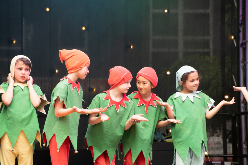 galleries//wellyxmas2018/gallery37/mid/mid_xmas2018-1076.jpg