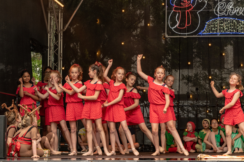 galleries//wellyxmas2018/gallery38/mid/mid_xmas2018-1003.jpg
