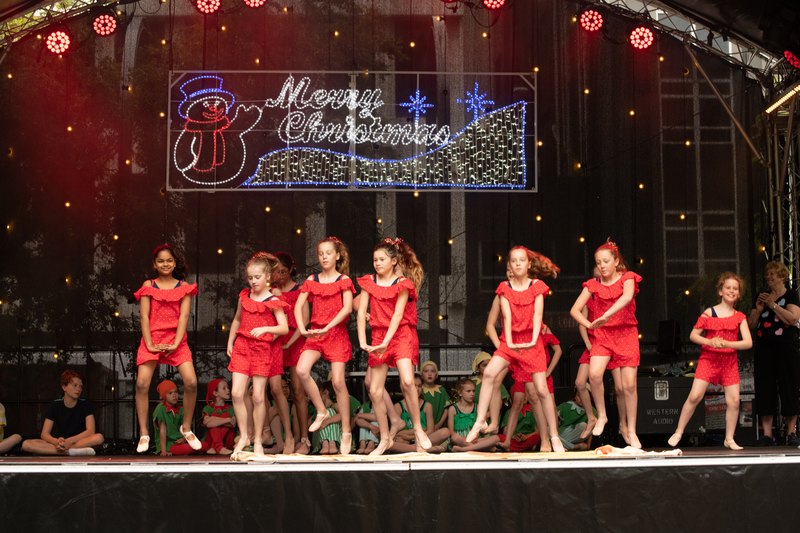 galleries//wellyxmas2018/gallery38/mid/mid_xmas2018-1007.jpg