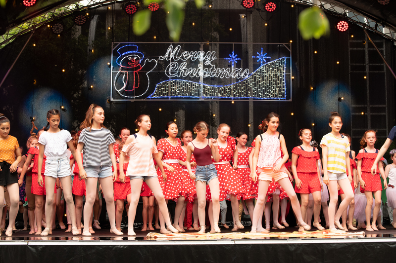 galleries//wellyxmas2018/gallery38/mid/mid_xmas2018-1032.jpg