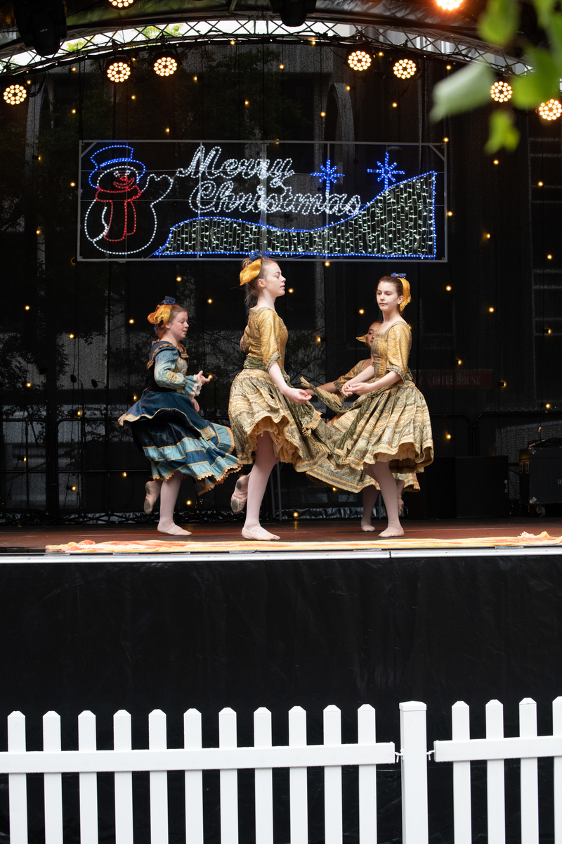 galleries//wellyxmas2018/gallery42/mid/mid_xmas2018-1039.jpg