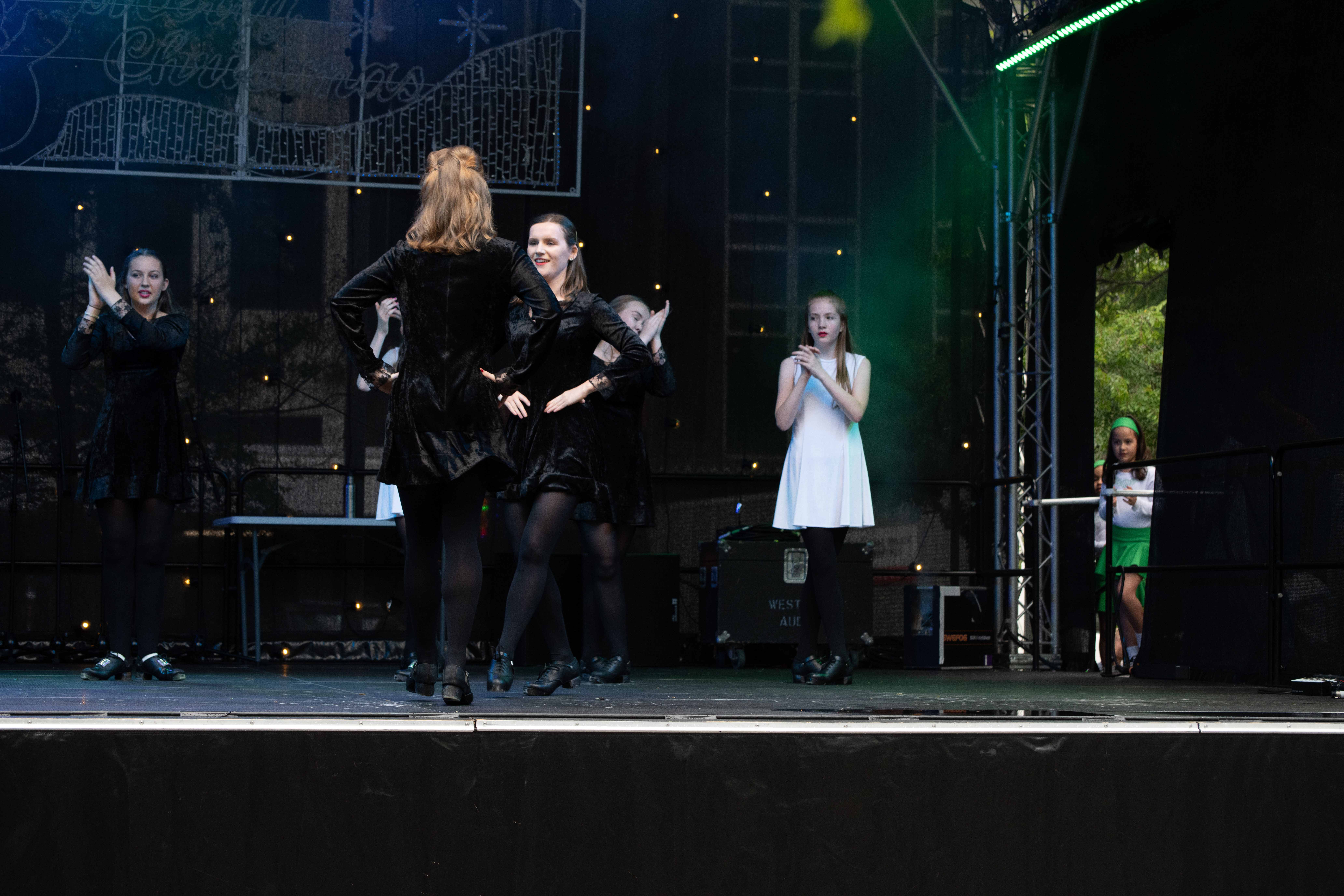 galleries//wellyxmas2018/gallery43/xmas2018-1132.jpg
